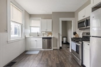 Building Photo - 357 K St