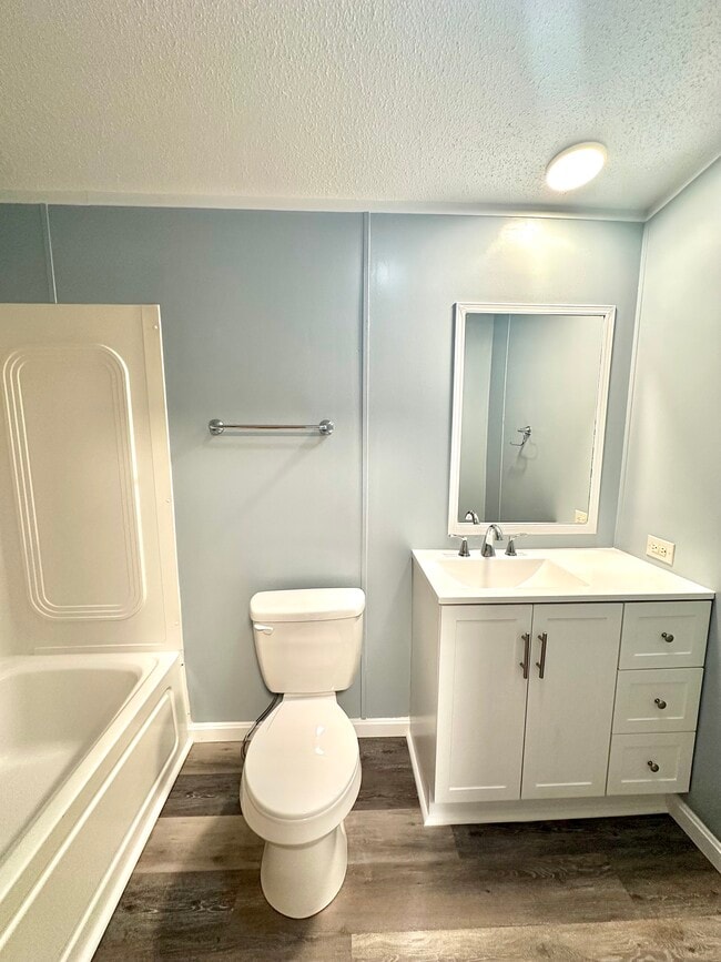 Building Photo - 90 Yankee Folly Rd