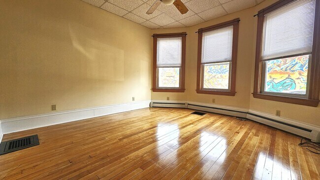 Building Photo - 234 Pearl St