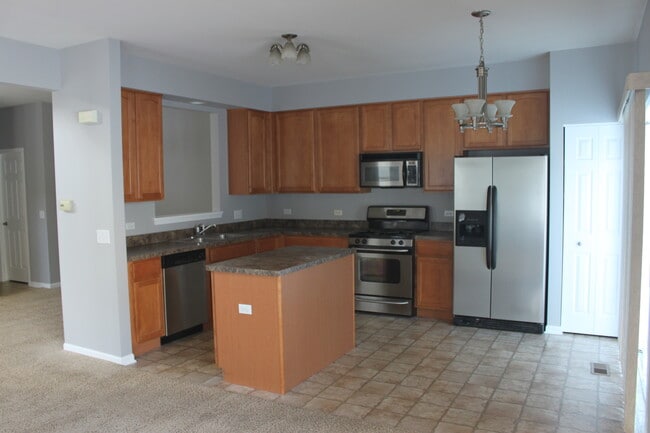 Building Photo - 3320 Ronan Dr
