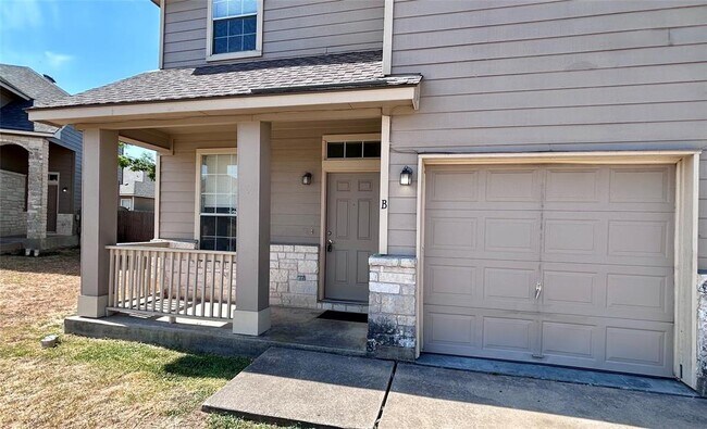 Building Photo - 2707 Westhampton Ct