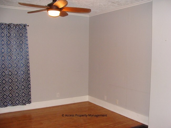 Building Photo - Burton Heights Upper Unit 2 Bedroom