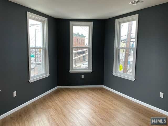 Foto del edificio - 1018 Paterson Plank Road, Unit 2
