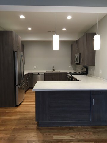 Foto del edificio - 1127 W Granville Ave