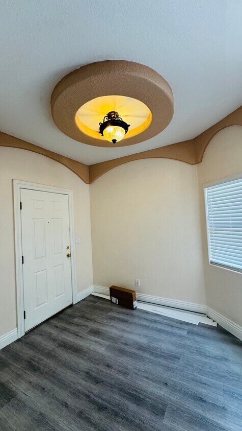 Foto principal - 8894 Houston Ridge Ave