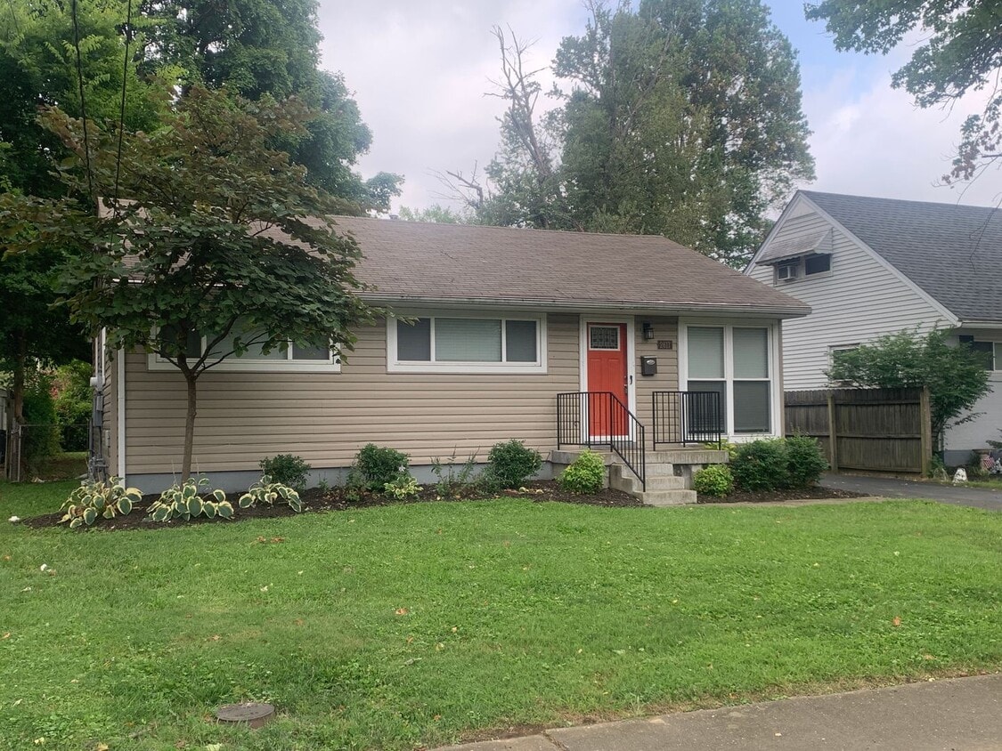 Photo - 2611 Gardiner Lane