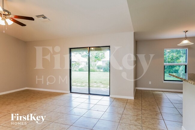 Building Photo - 1117 SE 18th Terrace