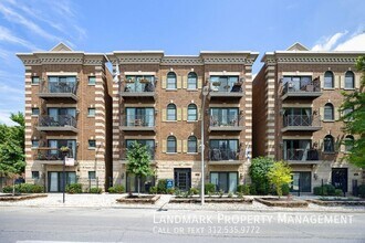 Building Photo - 1152 W Roscoe St