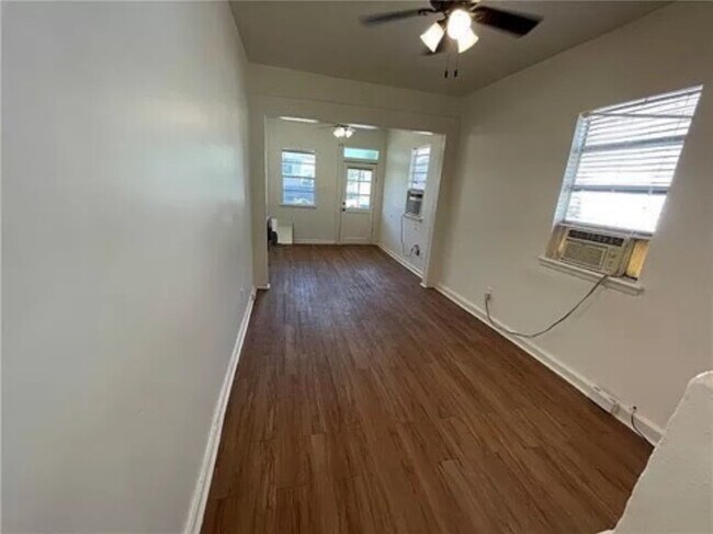 Foto del edificio - 7437 Garfield St