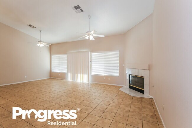 Foto del edificio - 617 Heartland Point Ave