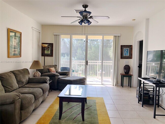 Building Photo - 407 Southstar Dr