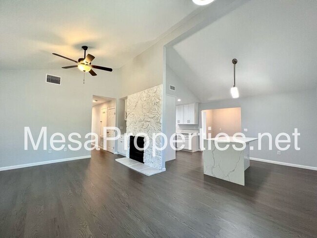 Building Photo - 15031 Arlette Dr