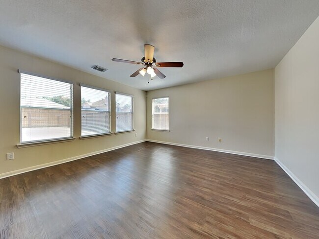Foto del edificio - 31726 Royal Woods Ct