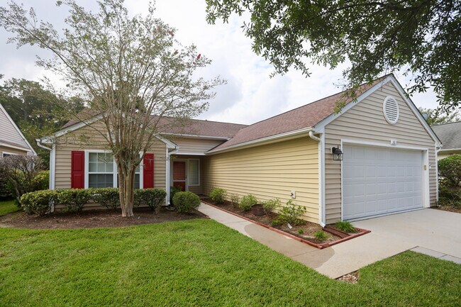 Building Photo - 41 Coburn Dr E