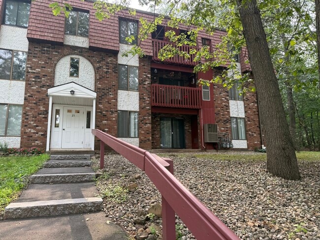 Building Photo - 25 Woodsedge Dr