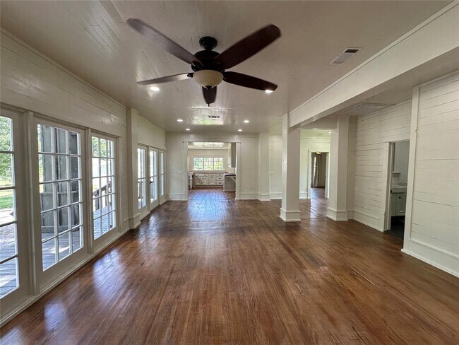 Building Photo - 850 FM 1456 Rd