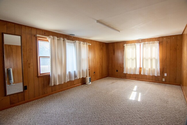 Building Photo - 2 Bedroom 1 Bath Country Living