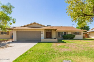 Building Photo - 1049 E Carter Dr