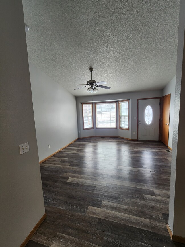 Main floor livingroom - 20 Hartford Ave