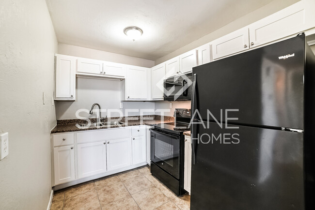 Building Photo - Charming 2 Bedroom in Phoenix!