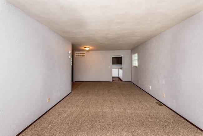 Building Photo - 126 Liberty Dr