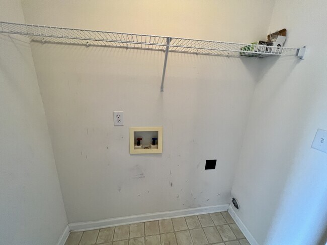 Building Photo - 280 Swaying Pine Ct