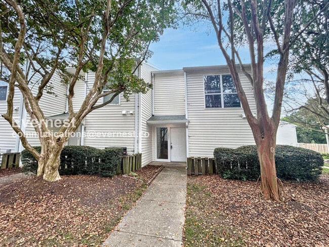 Building Photo - 3821 Staffordshire Ln