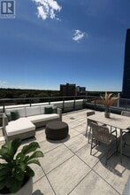 Building Photo - 93 Arthur St S