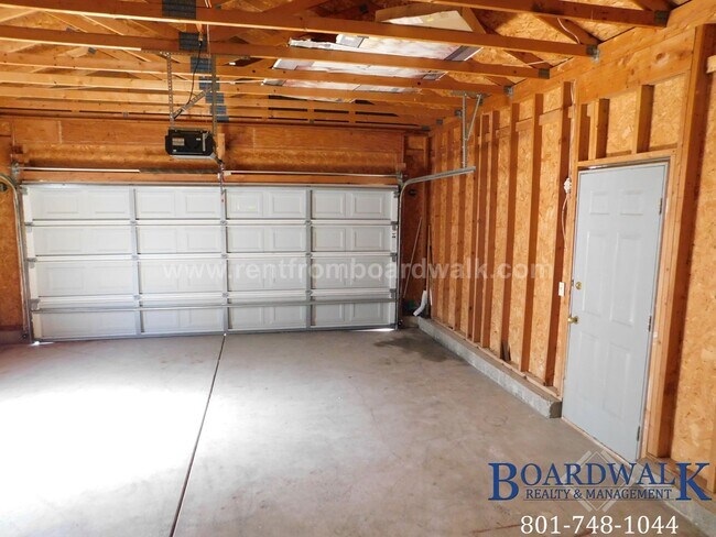 Foto del edificio - Spectacular 3 bed 2 bath in West Valley City!