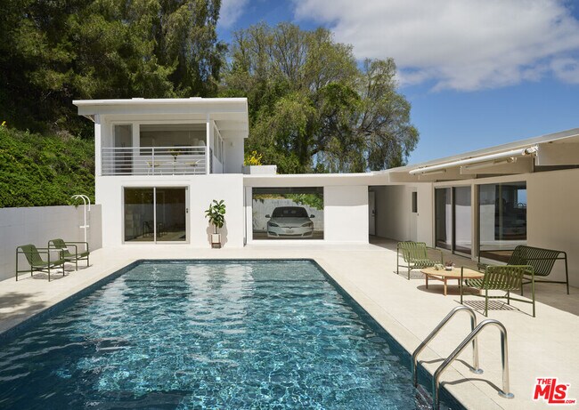 Foto del edificio - 12 Deerhill Dr