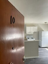 Building Photo - 161 D View Ave