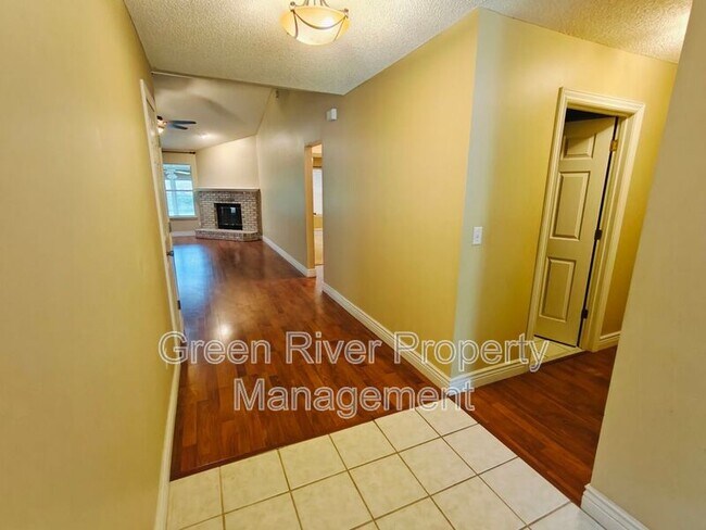 Building Photo - 1845 Weston Cir