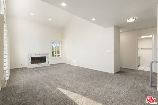 Building Photo - 1010 California Ave