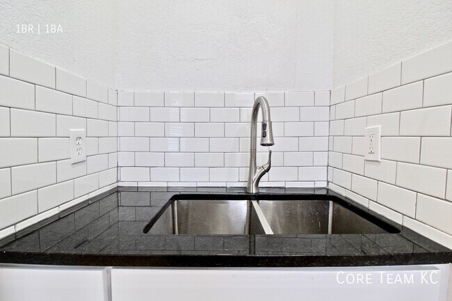 Foto del edificio - 712 Linwood Blvd