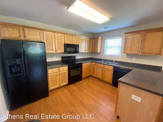 Building Photo - 5 br, 3 bath House - 200 Fern Ridge Court