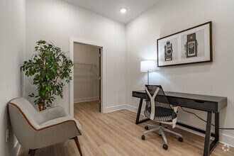 3BR, 3BA - 1316SF - The Oliver Luxury Apartments