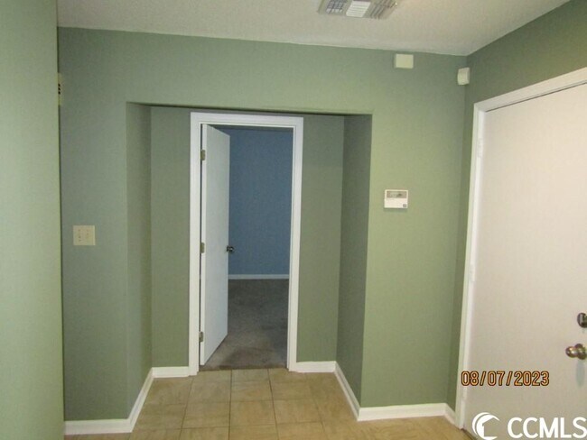 Foto del edificio - 710 Jerdon Cir