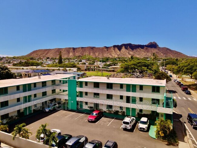 Building Photo - 3410 Leahi Ave