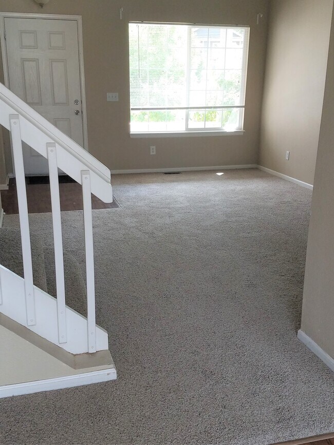 Foto del edificio - 9460 Cove Creek Dr