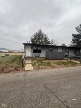 Building Photo - 2000 Indianapolis Rd