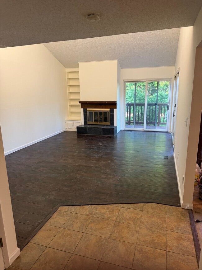 Building Photo - 812 Samone Ct