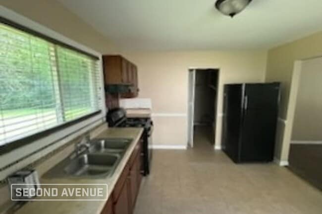 Building Photo - 733 Union Dr