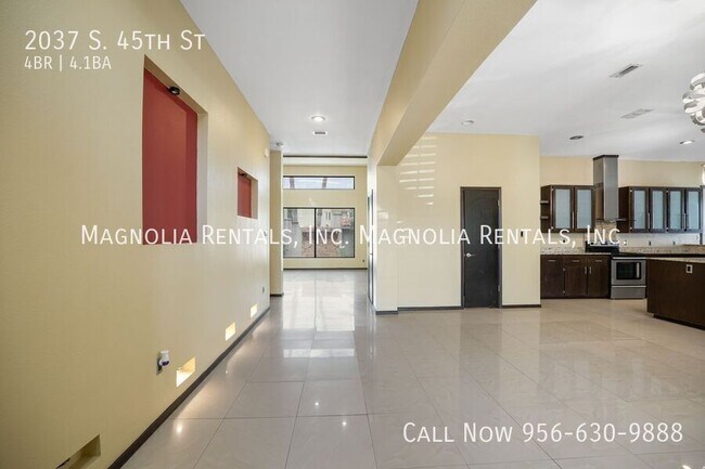 Building Photo - 2037 S 45th St