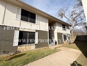 Building Photo - 1207 N Clay St