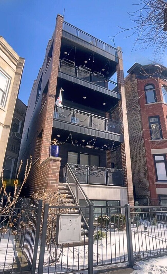 Building Photo - 3541 N Sheffield Ave