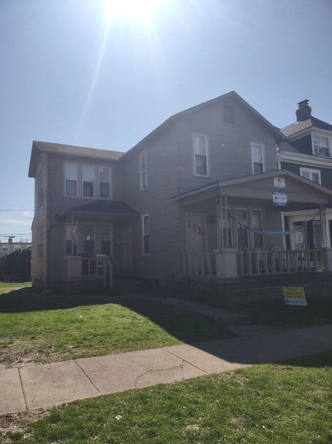 Building Photo - 93 Frambes Ave