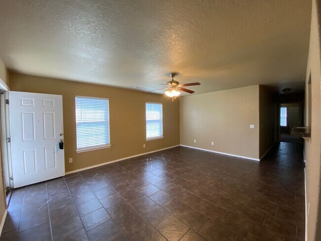 Foto del edificio - 221 B Carrigan Rd