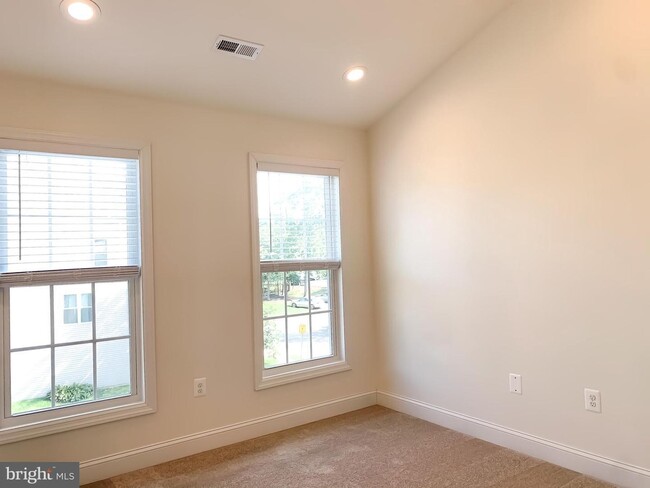 Building Photo - 14711 Beaumeadow Dr