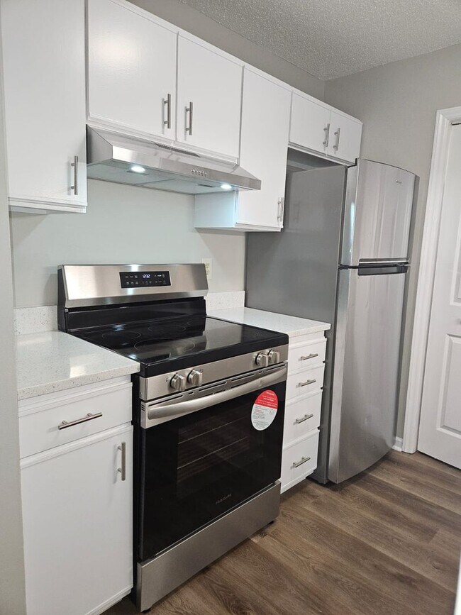 Foto del edificio - Three bedroom, two bath condo in High Point
