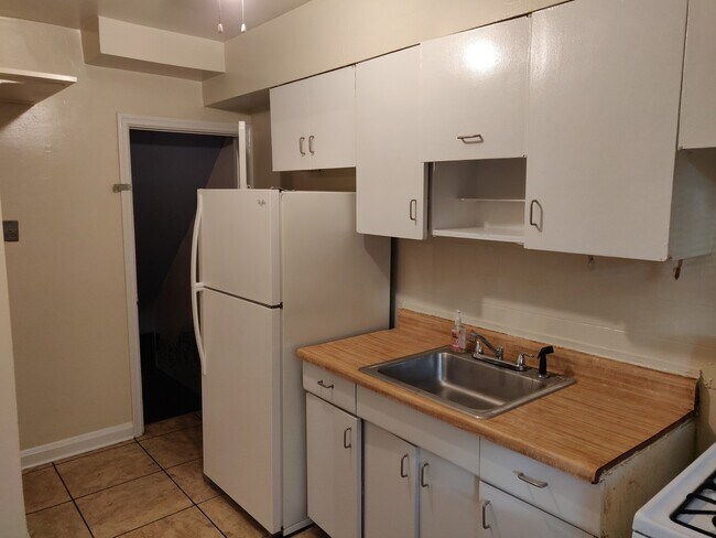 Foto del edificio - Charming 3 Bedroom/1.5 Bathroom Townhome in Cameron Village, MD!